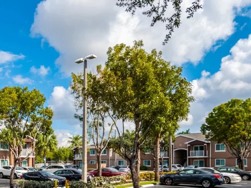 Douglas Pointe Apartments building exterior