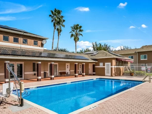 Douglas Pointe Apartments pool area