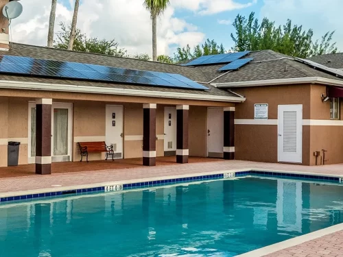 Douglas Pointe Apartments pool area