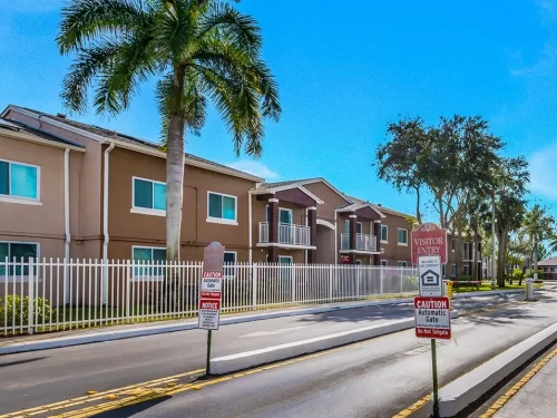 Douglas Pointe Apartments property entrance
